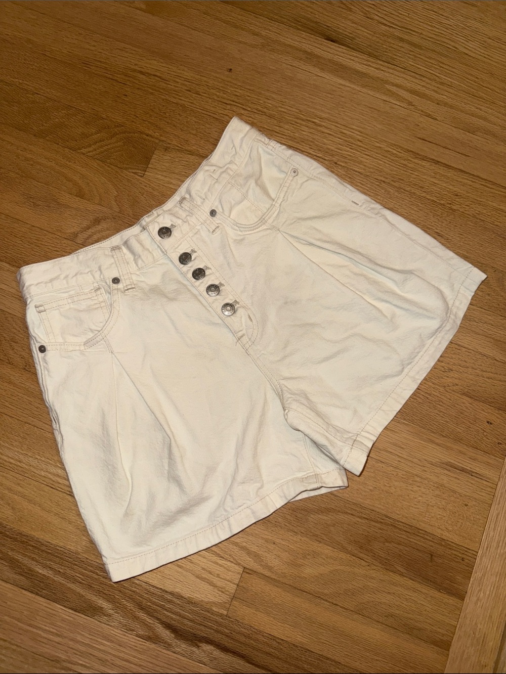 Madewell Cream High-Waist Button-Front Shorts